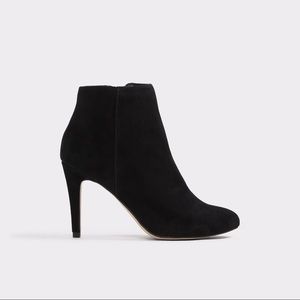 Aldo “Quezaire” Black Suede Heels Ankle Booties